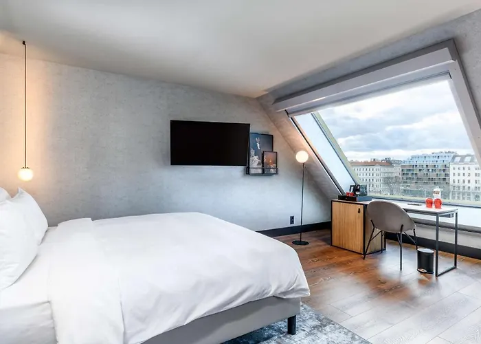 Radisson Red Hotel, Szálloda 4*