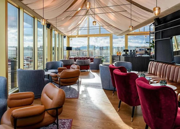 Szálloda Radisson Red Hotel, 4*