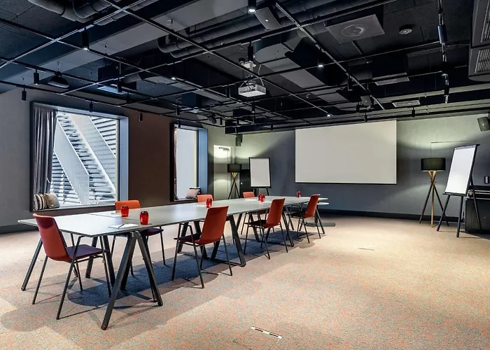Radisson Red Hotel, Szálloda 4*