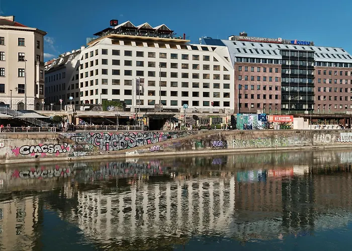 Radisson Red Hotel, Szálloda Bécs