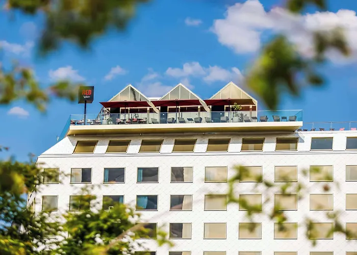 Radisson Red Hotel, Szálloda 4*